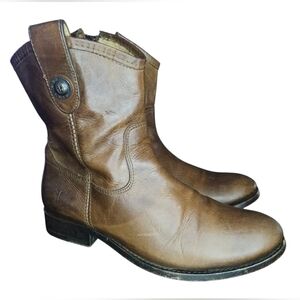 Frye Melissa Button Short Boot, Womens 5.5